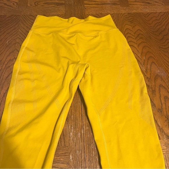 Alphalete Surface Power Crossover Waist Leggings in Gold Sz M Athletic - Picture 5 of 15